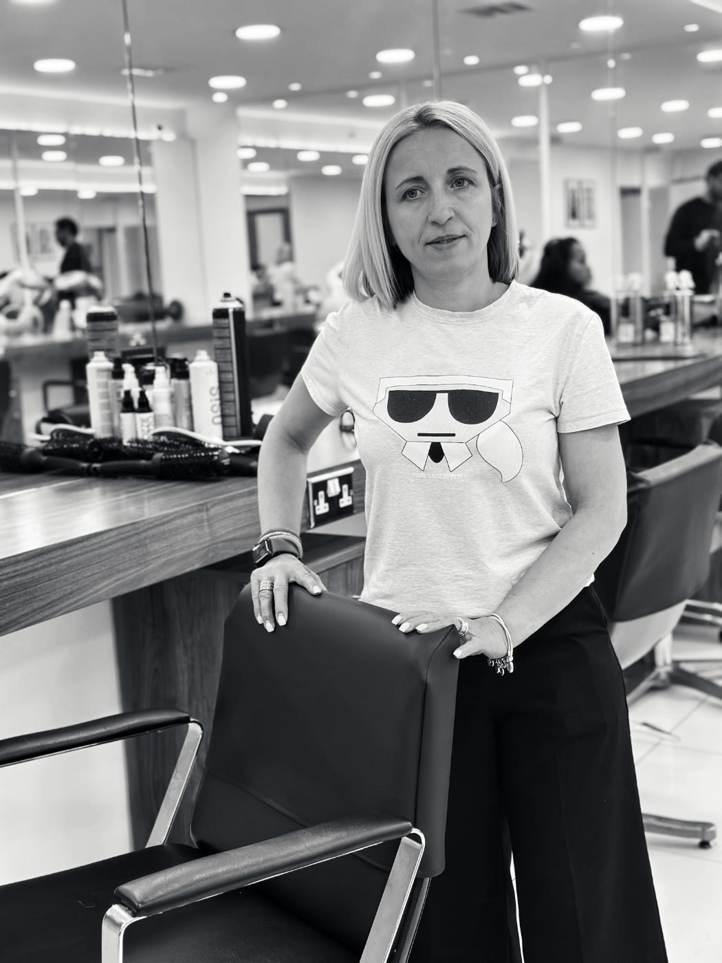 Snezhe, senior hairstylist